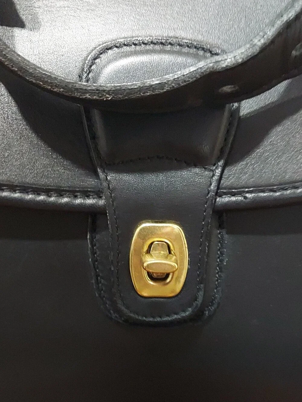 Coach Vintage 1998 Beekman Briefcase Leather W/ Brass Turnlock HW Gently Loved